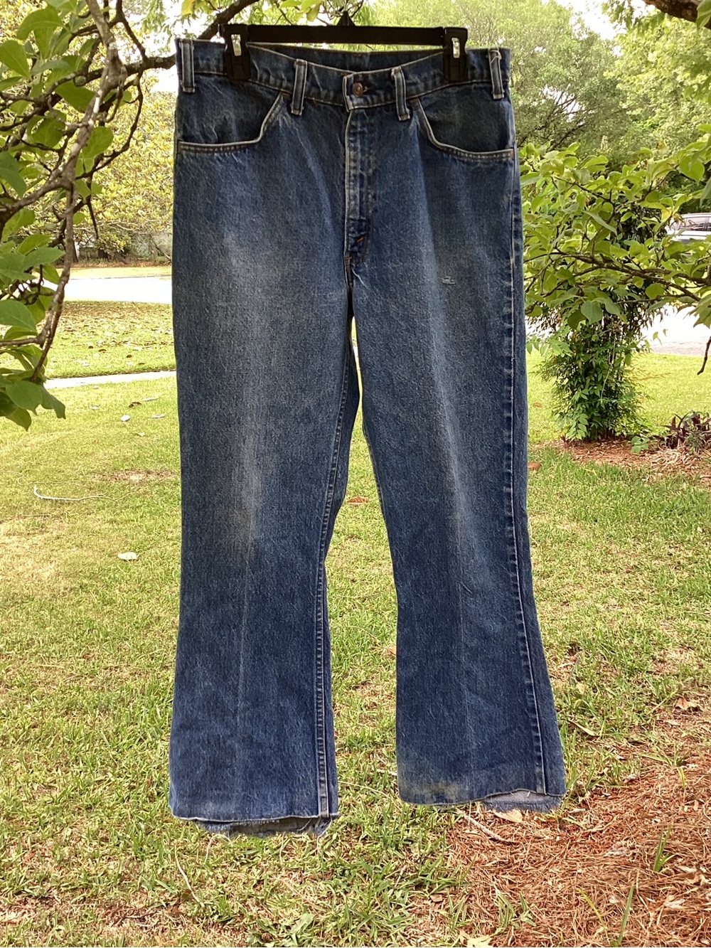 Vintage Bell Bottom Levi's Men's Dark Blue Denim Jeans